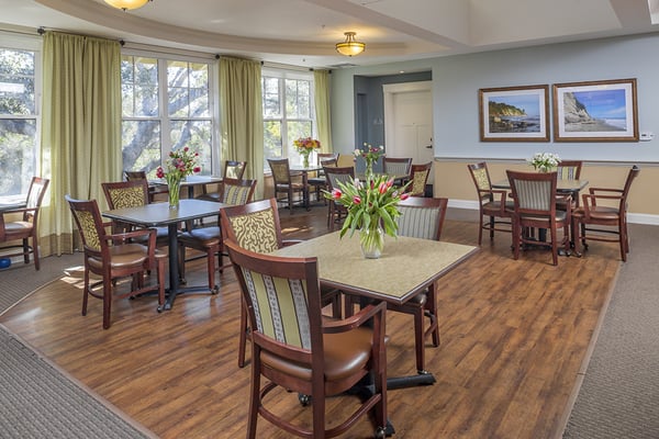 Oak_Cottage_Dining_Area_3