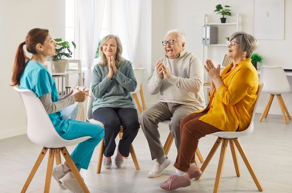 Memory Care Activities That Help Seniors Stay Engaged and Happy